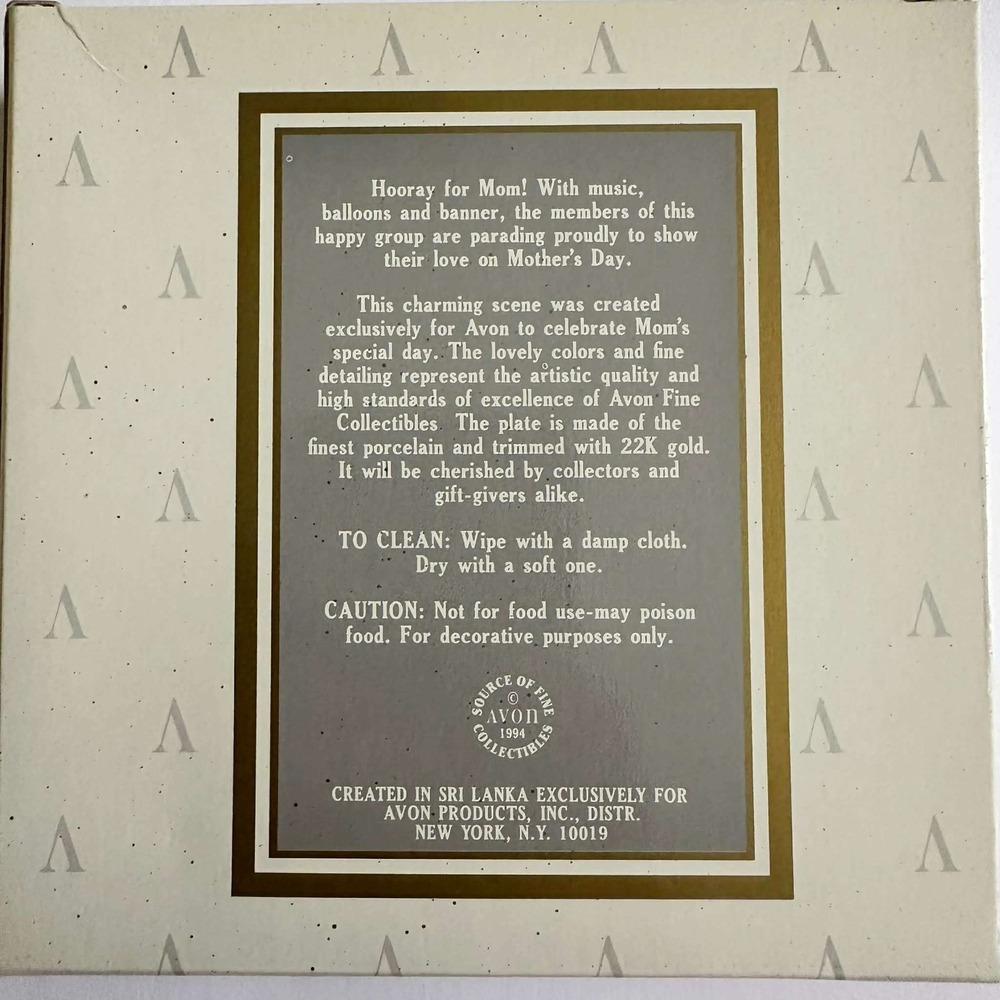 Avon Love On Parade Mother's Day 1994 Collector Plate with Display Stand - Picture 4 of 8